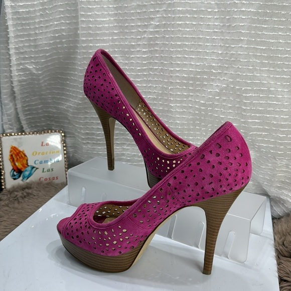 (N8) ENZO Sully Pink Suede Laser Cut Platform Heels Women's Size 8.5 - Picture 2 of 15